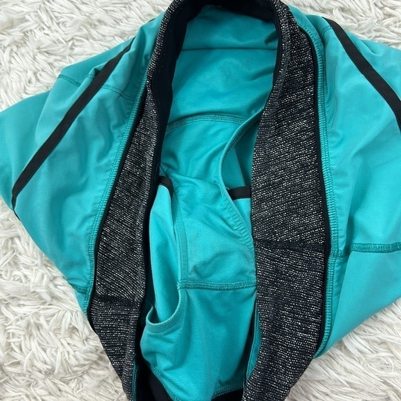 Lululemon Run: Speed Short *4-way Stretch Blue Tropics / Burlap Texture Black - Picture 3 of 6